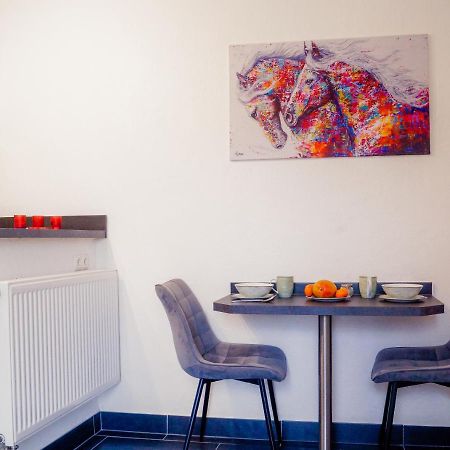 Moderne Ferienwohnung Black Beauty Auf Idyllischem Reiterhof Naehe Burg Eltz Münstermaifeld Eksteriør bilde
