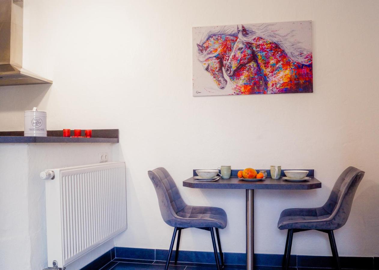 Moderne Ferienwohnung Black Beauty Auf Idyllischem Reiterhof Naehe Burg Eltz Münstermaifeld Eksteriør bilde